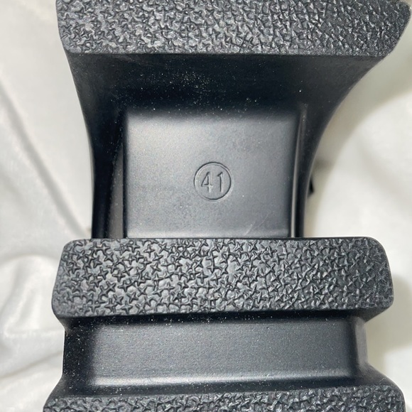 Mary Jane Painting Design - Picture 3 of 4